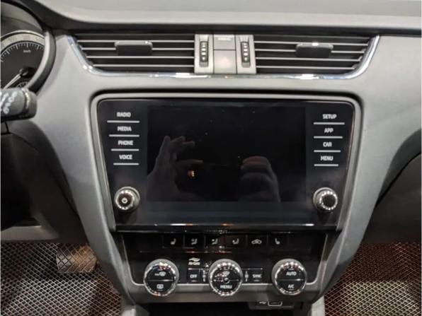 Skoda Octavia III (A7) Рестайлинг с пробегом 2020 года, цена 1 975 000 рублей, 122500 км, лифтбек, Автокод Объявления