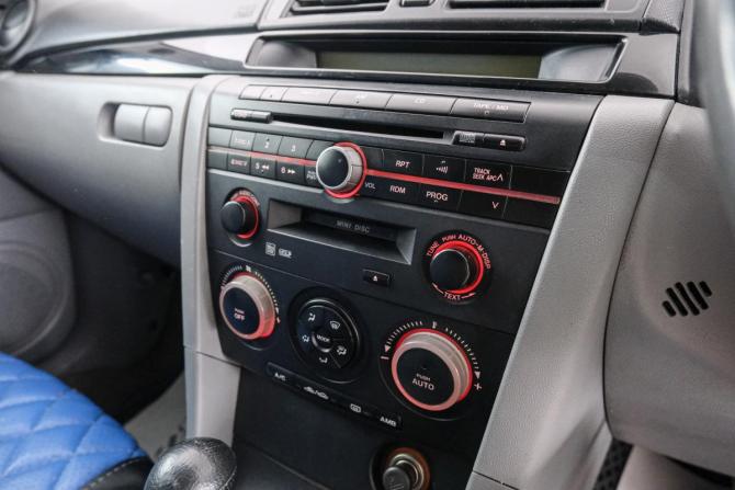 Mazda Axela I с пробегом 2004 года, цена 599 000 рублей, 292000 км, хэтчбек, Автокод Объявления