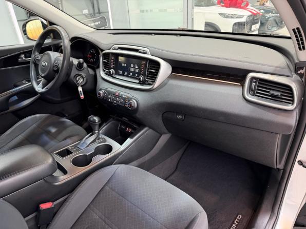Kia Sorento III Prime с пробегом 2017 года, цена 1 970 000 рублей, 87195 км, внедорожник, Автокод Объявления