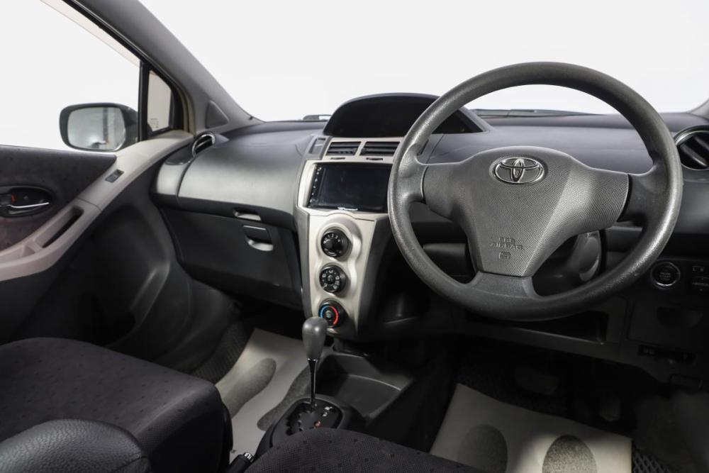 Toyota Vitz II (XP90) Новосибирск  - изображение 8