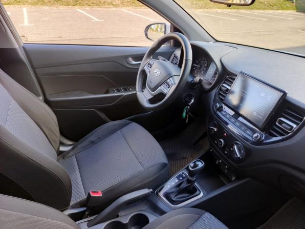 Hyundai Solaris II Рестайлинг с пробегом 2022 года, цена 1 574 000 рублей, 53497 км, седан, Автокод Объявления