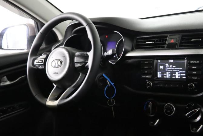 Kia Rio IV с пробегом 2018 года, цена 1 029 990 рублей, 159000 км, хэтчбек, Автокод Объявления