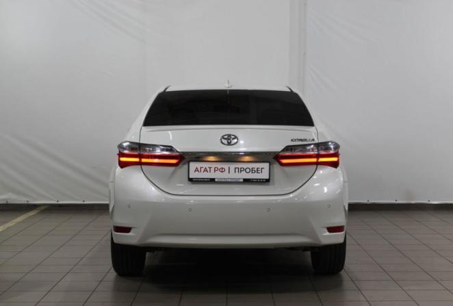 Toyota Corolla XI (E160 E170 E180) Рестайлинг 1 с пробегом 2018 года, цена 1 750 000 рублей, 119642 км, хэтчбек, Автокод Объявления