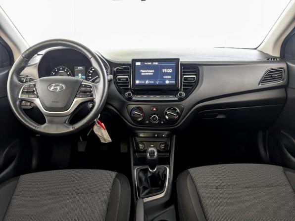 Hyundai Solaris II Рестайлинг с пробегом 2021 года, цена 1 469 000 рублей, 56352 км, седан, Автокод Объявления