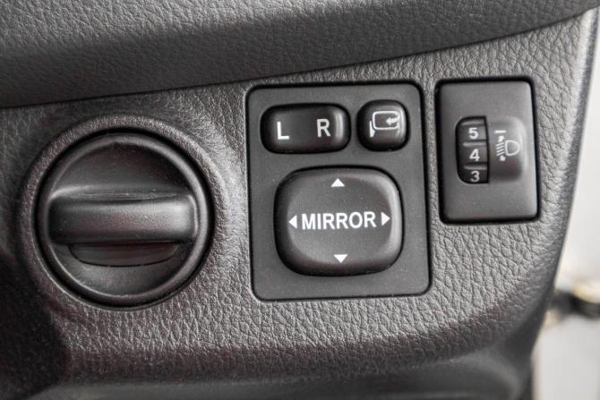 Toyota Vitz III (XP130) Рестайлинг с пробегом 2015 года, цена 849 000 рублей, 102000 км, хэтчбек, Автокод Объявления