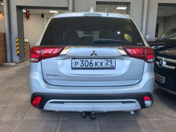 Mitsubishi Outlander III Рестайлинг 3 с пробегом 2020 года, цена 2 590 000 рублей, 128326 км, внедорожник, Автокод Объявления