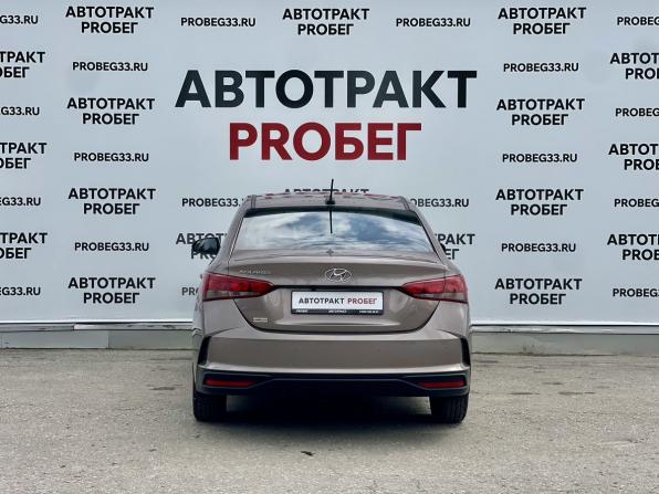 Hyundai Solaris II Рестайлинг с пробегом 2021 года, цена 1 700 000 рублей, 42500 км, седан, Автокод Объявления