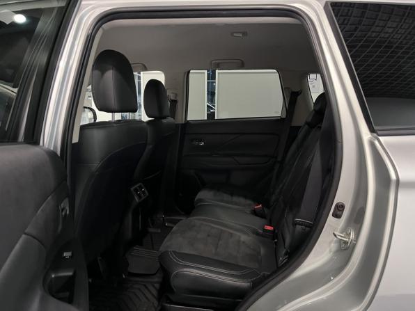Mitsubishi Outlander III Рестайлинг 3 с пробегом 2021 года, цена 3 240 000 рублей, 61809 км, внедорожник, Автокод Объявления