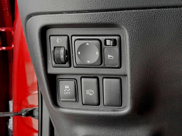 Nissan Juke I с пробегом 2013 года, цена 930 000 рублей, 109018 км, внедорожник, Автокод Объявления