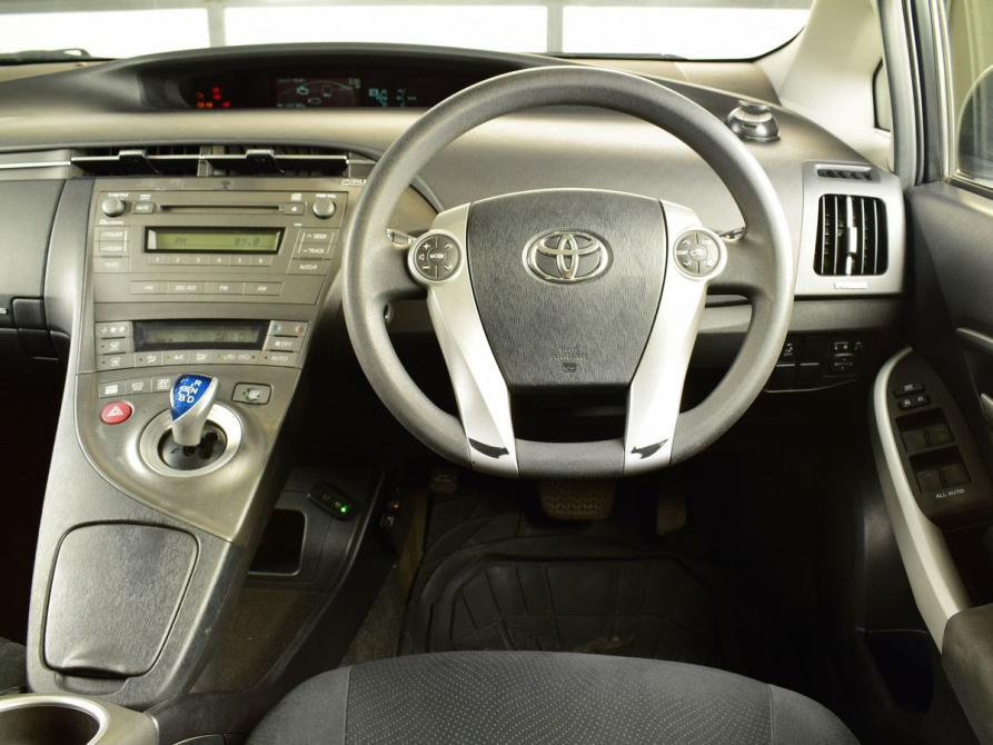 Toyota Prius III Рестайлинг (XW30) Кемерово  - изображение 8