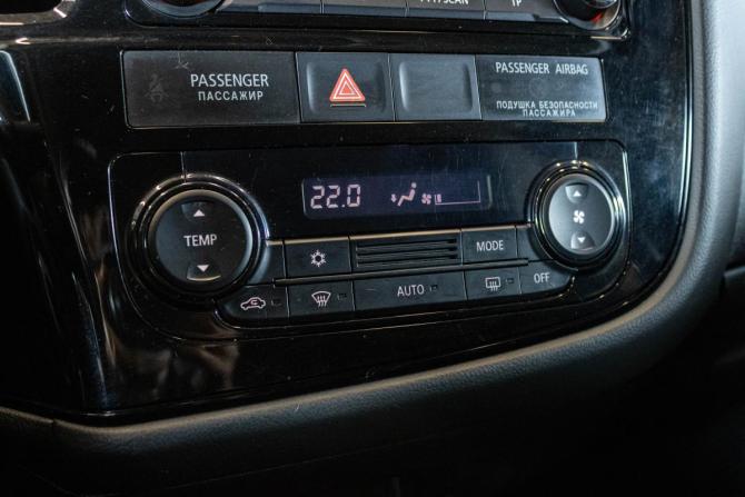 Mitsubishi Outlander III Рестайлинг с пробегом 2014 года, цена 1 499 000 рублей, 211957 км, внедорожник, Автокод Объявления