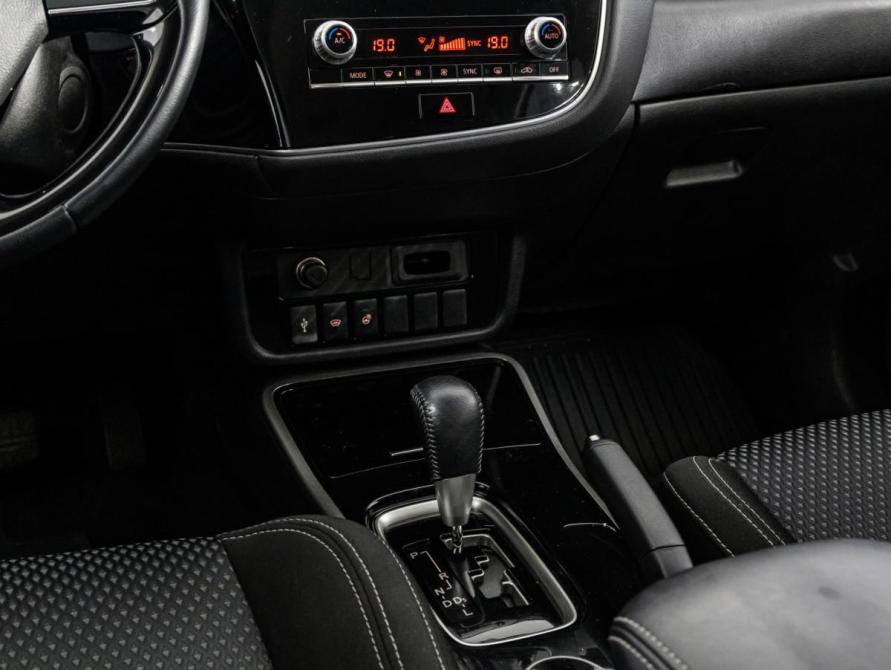 Mitsubishi Outlander III Рестайлинг 3 Санкт-Петербург  - изображение 13