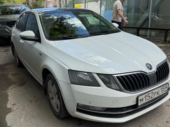 Skoda Octavia III (A7) Рестайлинг с пробегом 2018 года, цена 1 397 000 рублей, 198000 км, лифтбек, Автокод Объявления