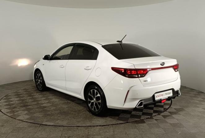 Kia Rio IV Рестайлинг с пробегом 2021 года, цена 1 715 000 рублей, 49687 км, седан, Автокод Объявления