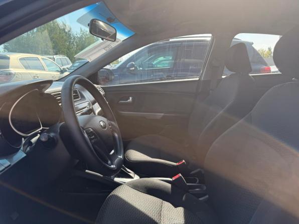 Kia Rio III Рестайлинг с пробегом 2015 года, цена 980 000 рублей, 145000 км, седан, Автокод Объявления