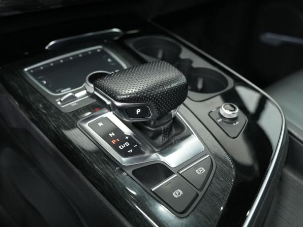 Audi Q7 II (4M) с пробегом 2017 года, цена 4 200 000 рублей, 155000 км, внедорожник, Автокод Объявления