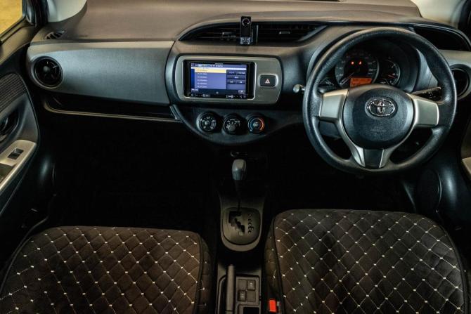 Toyota Vitz III (XP130) Рестайлинг с пробегом 2016 года, цена 939 000 рублей, 148780 км, хэтчбек, Автокод Объявления