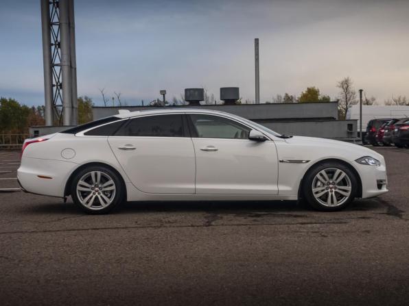 Jaguar XJ IV (X351) Рестайлинг с пробегом 2018 года, цена 3 450 000 рублей, 80250 км, седан, Автокод Объявления