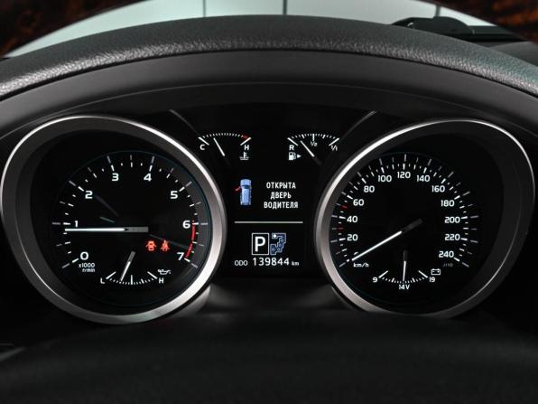 Toyota Land Cruiser 200 Series Рестайлинг 1 с пробегом 2013 года, цена 4 479 000 рублей, 139844 км, внедорожник, Автокод Объявления