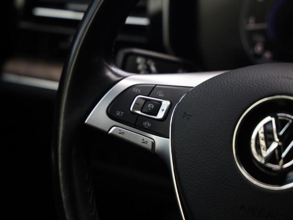 Volkswagen Touareg III с пробегом 2020 года, цена 5 199 000 рублей, 52000 км, внедорожник, Автокод Объявления