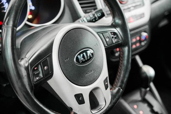 Kia Venga I Рестайлинг с пробегом 2015 года, цена 837 000 рублей, 170000 км, минивэн, Автокод Объявления