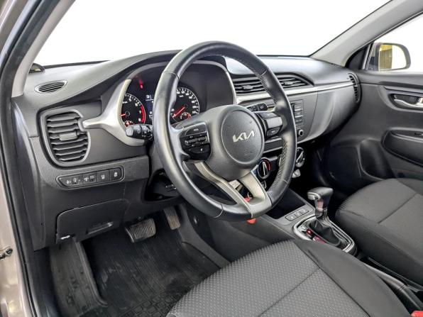 Kia Rio IV Рестайлинг с пробегом 2022 года, цена 1 899 000 рублей, 63475 км, хэтчбек, Автокод Объявления