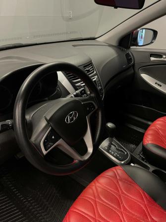 Hyundai Solaris I с пробегом 2013 года, цена 947 000 рублей, 107000 км, седан, Автокод Объявления