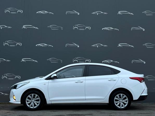 Hyundai Solaris II Рестайлинг с пробегом 2021 года, цена 1 543 200 рублей, 51572 км, седан, Автокод Объявления