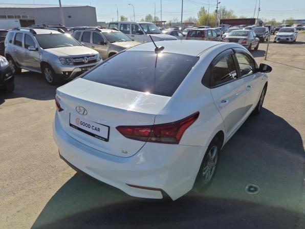 Hyundai Solaris II с пробегом 2017 года, цена 1 350 000 рублей, 134303 км, седан, Автокод Объявления