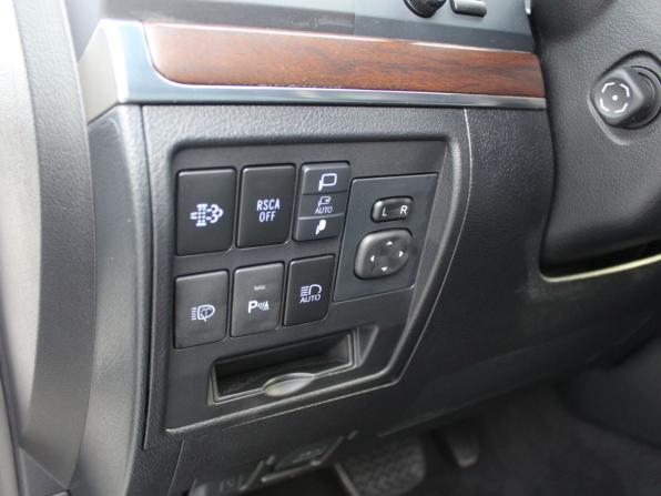 Toyota Land Cruiser 200 Series Рестайлинг 2 с пробегом 2020 года, цена 11 300 000 рублей, 22275 км, внедорожник, Автокод Объявления