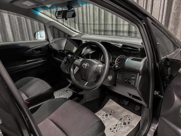 Toyota Wish II Рестайлинг с пробегом 2012 года, цена 1 250 000 рублей, 181156 км, минивэн, Автокод Объявления