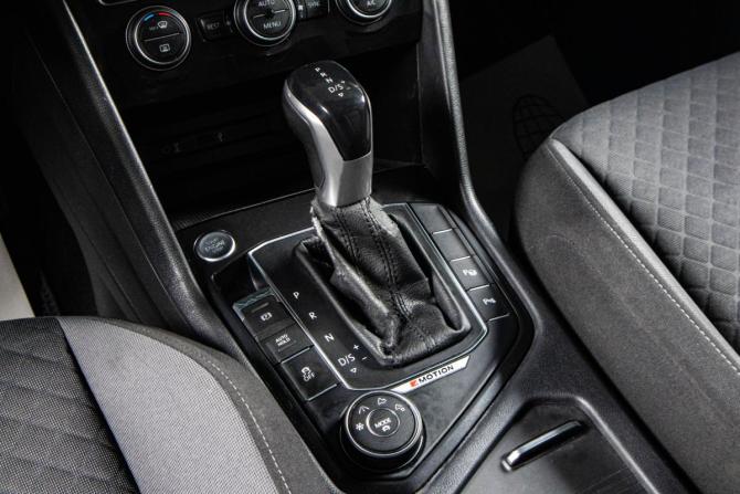 Volkswagen Tiguan II с пробегом 2017 года, цена 2 399 000 рублей, 243000 км, внедорожник, Автокод Объявления