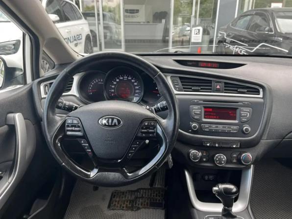 Kia Ceed II Рестайлинг с пробегом 2018 года, цена 1 350 000 рублей, 83555 км, хэтчбек, Автокод Объявления