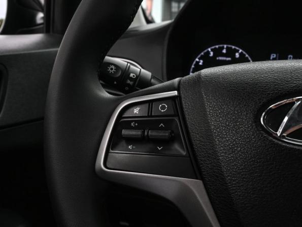 Hyundai Solaris II с пробегом 2018 года, цена 1 269 000 рублей, 140081 км, седан, Автокод Объявления