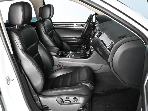 Volkswagen Touareg II Рестайлинг с пробегом 2015 года, цена 2 629 000 рублей, 228472 км, внедорожник, Автокод Объявления