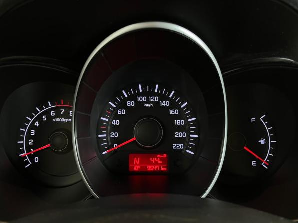 Kia Rio III Рестайлинг с пробегом 2016 года, цена 1 099 000 рублей, 95440 км, хэтчбек, Автокод Объявления