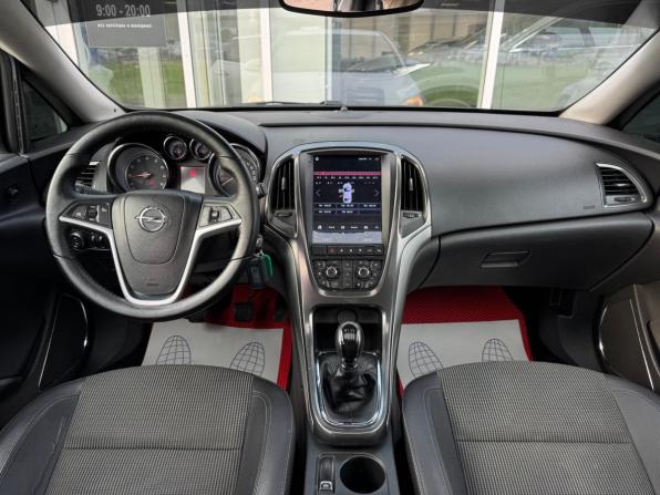 Opel Astra J с пробегом 2011 года, цена 690 000 рублей, 237365 км, хэтчбек, Автокод Объявления
