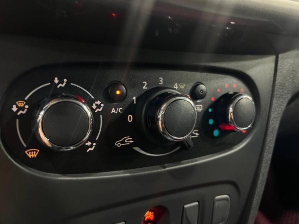 Renault Logan II Рестайлинг с пробегом 2020 года, цена 750 000 рублей, 186000 км, седан, Автокод Объявления