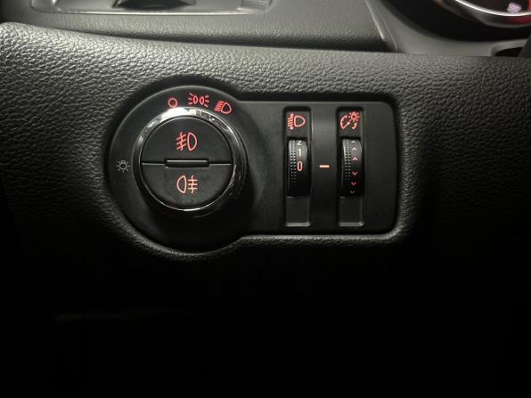 Opel Astra J с пробегом 2011 года, цена 725 000 рублей, 161150 км, хэтчбек, Автокод Объявления