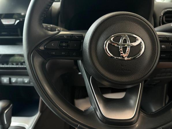 Toyota Yaris Cross с пробегом 2020 года, цена 2 090 000 рублей, 25043 км, внедорожник, Автокод Объявления