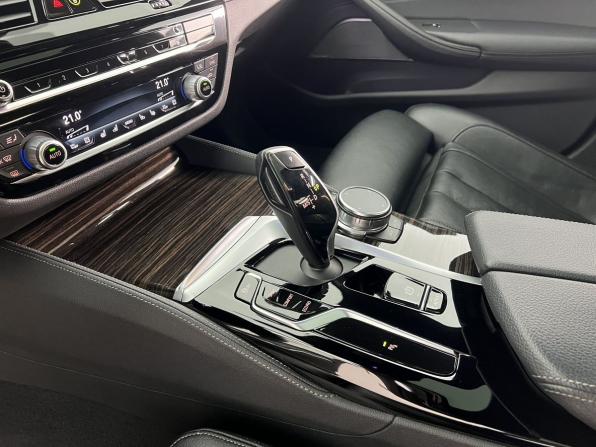 BMW 5 серии VII (G30/G31/G38) Рестайлинг с пробегом 2023 года, цена 6 950 000 рублей, 89089 км, седан, Автокод Объявления