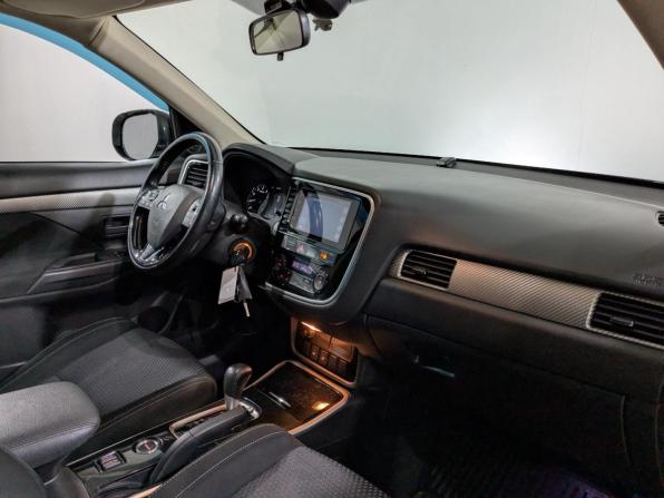 Mitsubishi Outlander III Рестайлинг 2 с пробегом 2017 года, цена 1 870 000 рублей, 120435 км, внедорожник, Автокод Объявления
