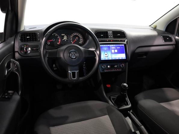 Volkswagen Polo V с пробегом 2015 года, цена 1 045 000 рублей, 99034 км, седан, Автокод Объявления