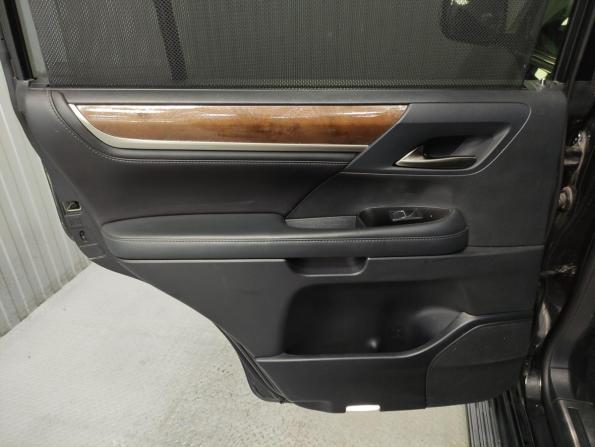 Lexus LX III Рестайлинг 2 с пробегом 2015 года, цена 5 172 000 рублей, 215059 км, внедорожник, Автокод Объявления