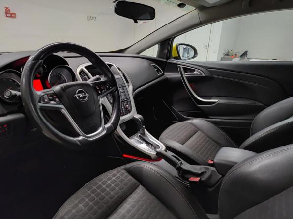 Opel Astra J Рестайлинг с пробегом 2012 года, цена 770 000 рублей, 198405 км, хэтчбек, Автокод Объявления