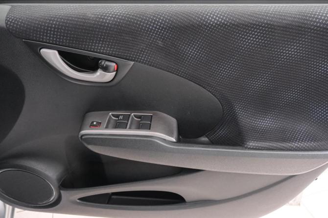 Honda Fit II с пробегом 2012 года, цена 989 000 рублей, 47000 км, хэтчбек, Автокод Объявления