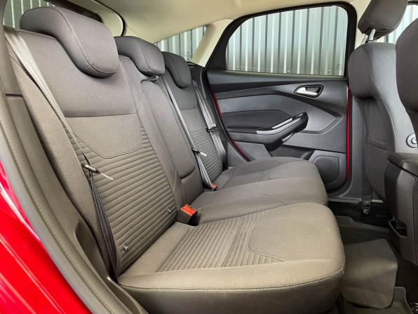 Ford Focus III Рестайлинг с пробегом 2018 года, цена 1 334 000 рублей, 76072 км, хэтчбек, Автокод Объявления