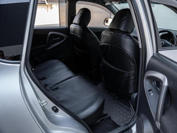 Toyota RAV4 II (XA20) Рестайлинг с пробегом 2006 года, цена 910 000 рублей, 303055 км, внедорожник, Автокод Объявления