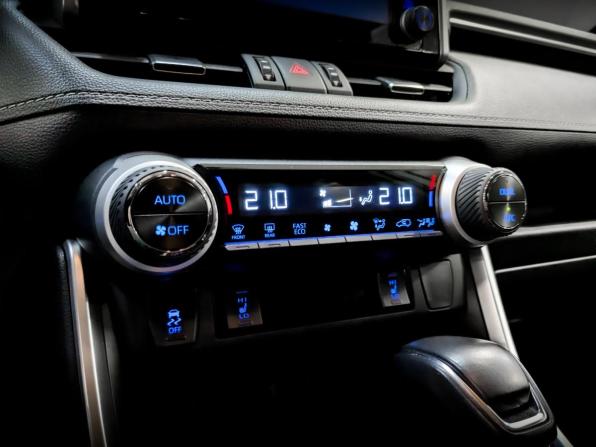Toyota RAV4 V (XA50) с пробегом 2021 года, цена 3 390 000 рублей, 136228 км, внедорожник, Автокод Объявления