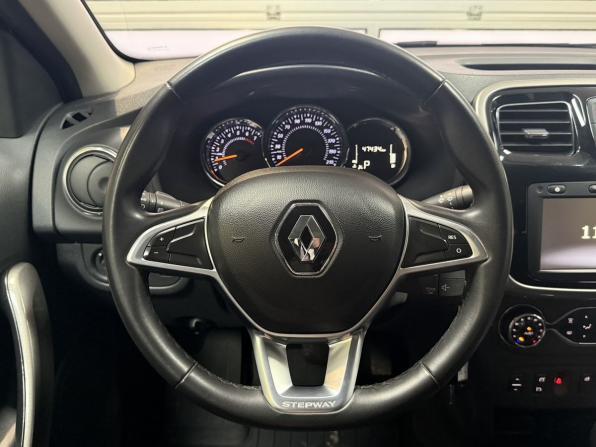 Renault Logan II Рестайлинг с пробегом 2021 года, цена 1 350 000 рублей, 47500 км, седан, Автокод Объявления